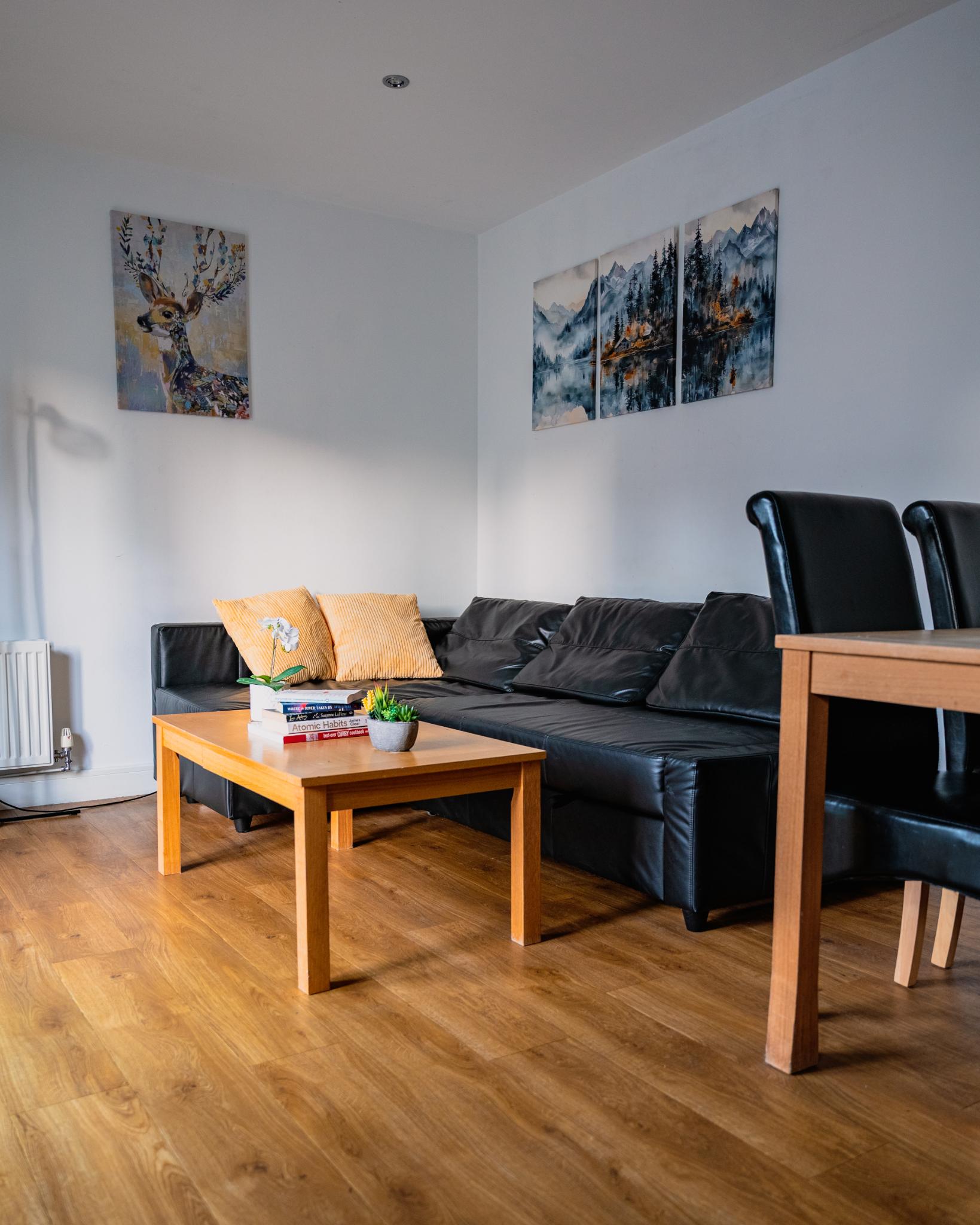 Airbnb in London review: Honest insights from our Canary Wharf 2026 stay with Lujan Luxury Property – LikeSweden