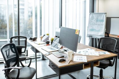 Employment contracts in Sweden explained: Rules, probation, notice periods & employee rights (2026 guide) – LikeSweden