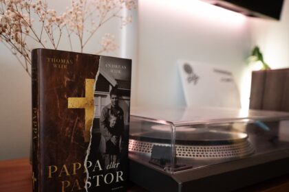 “Pappa eller pastor” — a book that left me in tears in a public place – LikeSweden